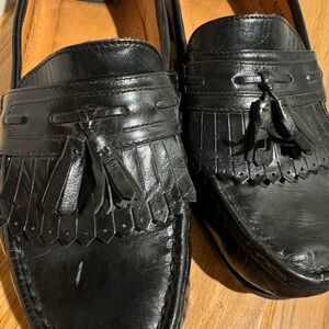 Nunn Bush men’s shiny black size 10 M. shoes loafers slip on with tassels.